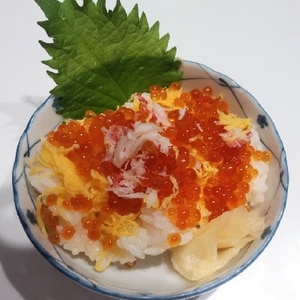 市販のもとで！いくらのっけの華やかちらし寿司